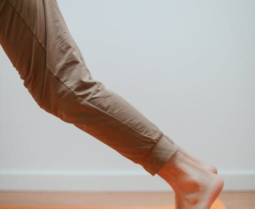 yoga pants voyeur, voyeur yoga pants, kettlebell